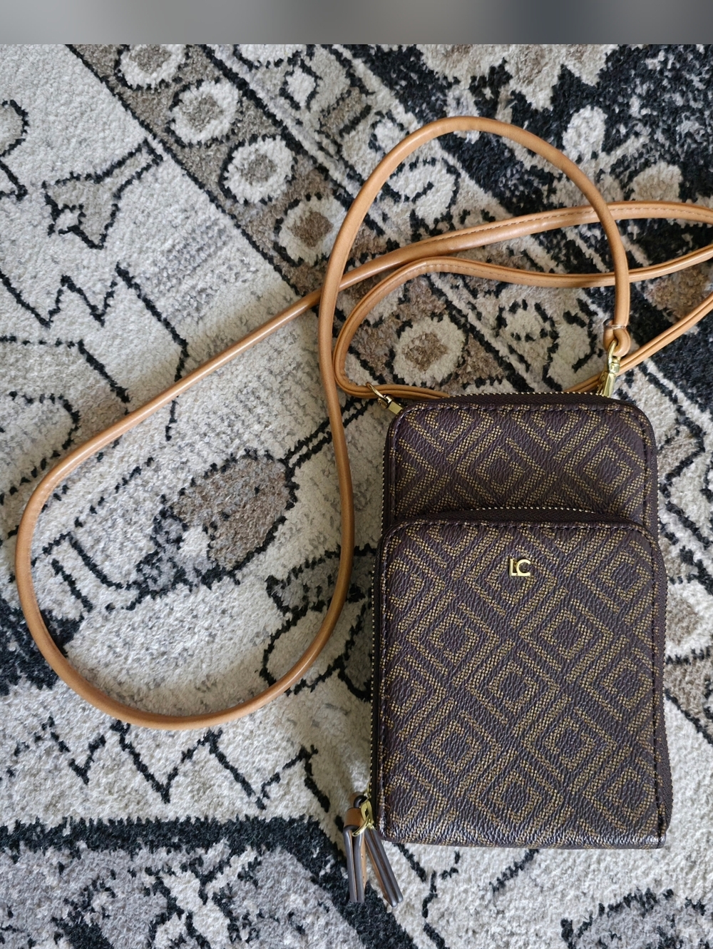 LC Lauren Conrad Laci phone crossbody